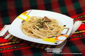 Букатини с анчоусами и сливочным маслом