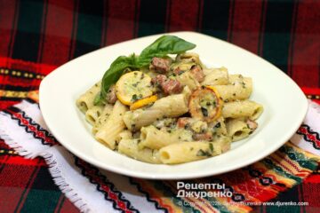 Тортильони с кабачком и беконом