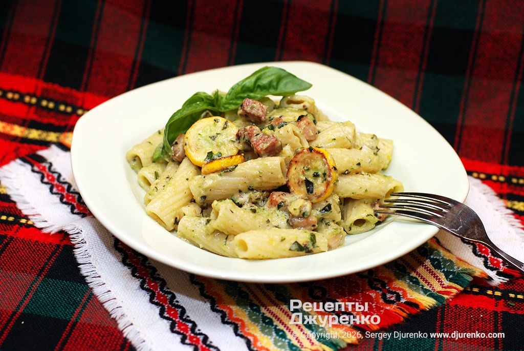 Тортильони с кабачком и беконом